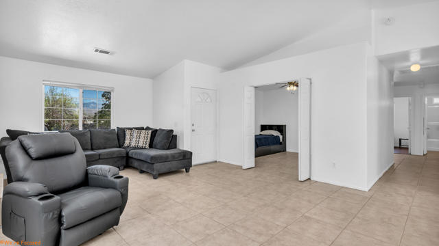 9210 Calle Barranca, Desert Hot Springs CA: https://media.crmls.org/mediaz/83752dde-86d8-4fbb-b5da-0623932099db.jpg