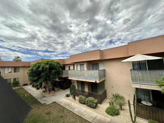400 N Sunrise Way, Palm Springs CA: https://media.crmls.org/mediaz/837719f1-a1de-4a08-97af-e783cae96d4d.jpg
