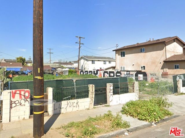 4867 Long Beach Avenue, Los Angeles CA: https://media.crmls.org/mediaz/837748f7-4642-45dd-9165-b26d45f403d9.jpg