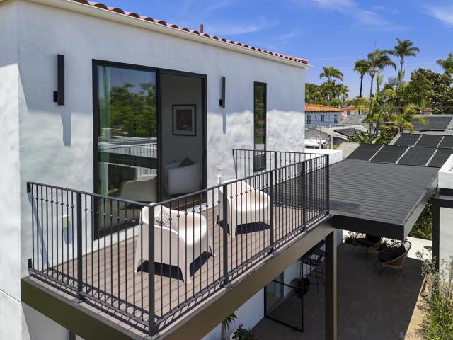 4223 Middlesex Dr, San Diego CA: https://media.crmls.org/mediaz/83776356-b94f-4be1-bb8f-08ec90f7193c.jpg