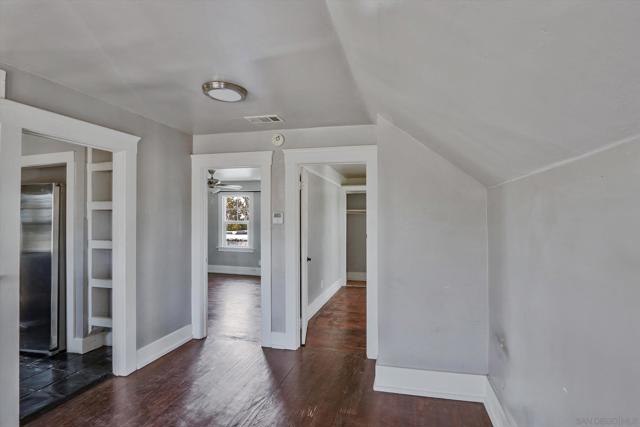 1035 Edgemont Place, San Diego CA: https://media.crmls.org/mediaz/83776fd1-6c37-420e-81ea-35a3d6147f21.jpg