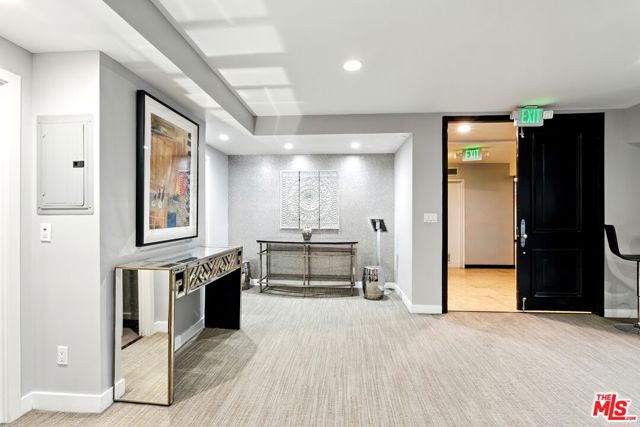 1155 N La Cienega Boulevard, West Hollywood CA: https://media.crmls.org/mediaz/8377ab35-e4a2-45db-a886-1b9e115ce750.jpg