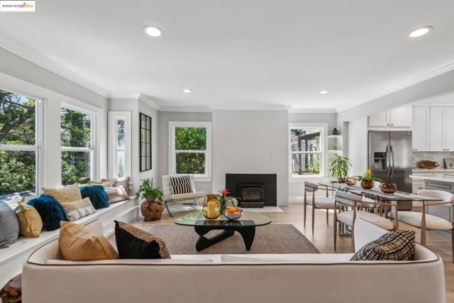 2847 Shasta Rd, Berkeley CA: https://media.crmls.org/mediaz/8377f722-79ec-4957-b03c-bacf0f20a15b.jpg