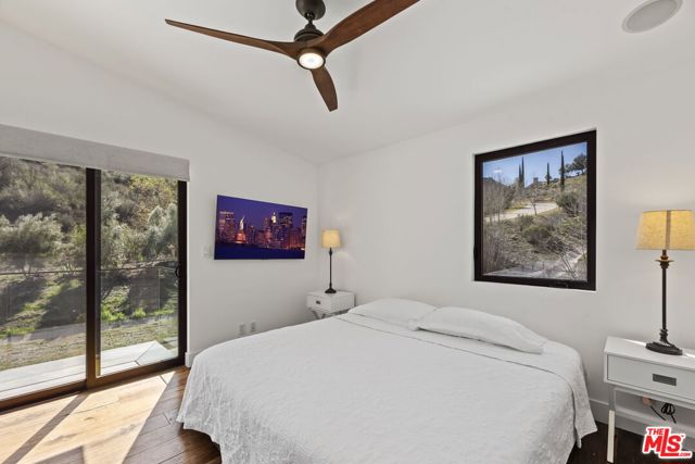 31830 Lobo Canyon, Agoura Hills CA: https://media.crmls.org/mediaz/8378b8ac-b617-4b00-b9ef-04cf221b1b62.jpg