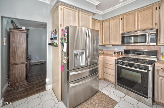 Detail Gallery Image 6 of 21 For 1112 Mockingbird Ln, Fillmore,  CA 93015 - 4 Beds | 3 Baths