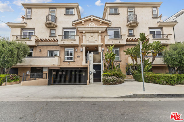 11323 Huston Street, North Hollywood CA: https://media.crmls.org/mediaz/8378fac1-0235-42cb-88dd-5c38bb3d2099.jpg