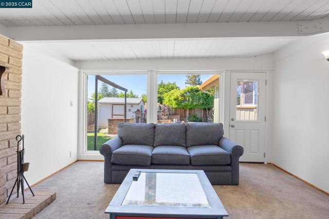 51 Gilrix Dr, Martinez CA: https://media.crmls.org/mediaz/8379194c-a4f2-4c0e-98ac-c43ec2b424f8.jpg