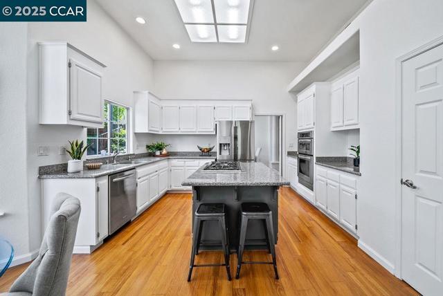 1120 Keith Drive, Concord CA: https://media.crmls.org/mediaz/83792da4-f3a8-4b3d-b144-6d53ba2e69b4.jpg