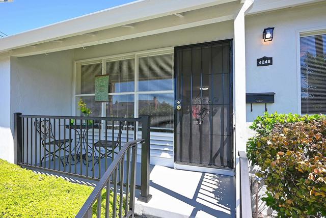 4248 Mabel Avenue, Castro Valley CA: https://media.crmls.org/mediaz/83793ddd-d4e1-4705-af3b-5702607dd65e.jpg
