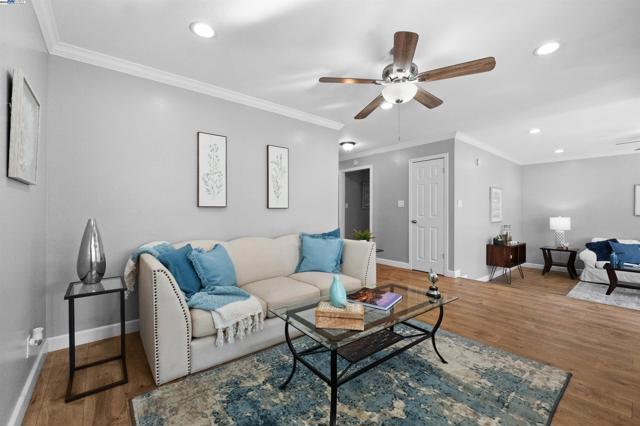 5095 Nottingham Ct, Newark CA: https://media.crmls.org/mediaz/83795eff-a90f-4510-a499-8ffe0344dcfc.jpg
