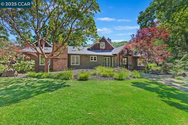 15 Cascade Ln, Orinda CA: https://media.crmls.org/mediaz/8379e2bd-26c4-480c-bc15-54aabd585fb9.jpg