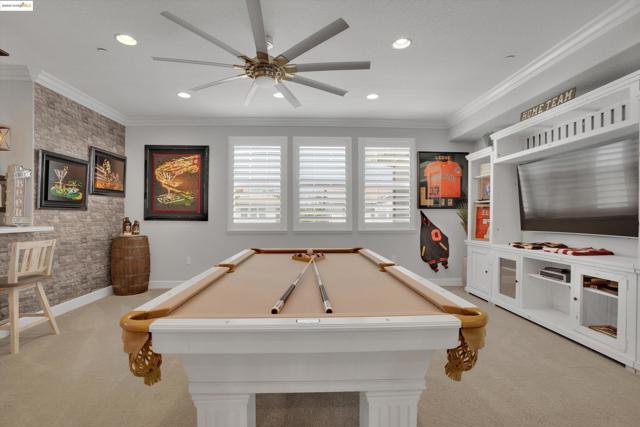 542 Harbor Cove Cir, Discovery Bay CA: https://media.crmls.org/mediaz/837a1c92-3d10-4f19-bba4-e3af2c0e5da0.jpg