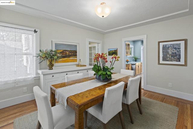1081 Keith Ave, Berkeley CA: https://media.crmls.org/mediaz/837a2b83-7357-43b6-baa7-596fcaf5cd9b.jpg