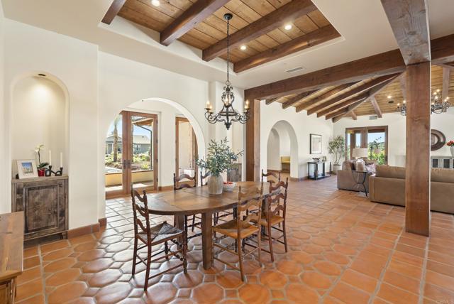 Detail Gallery Image 8 of 75 For 2525 Date Palm Ct, Vista,  CA 92084 - 3 Beds | 3/1 Baths