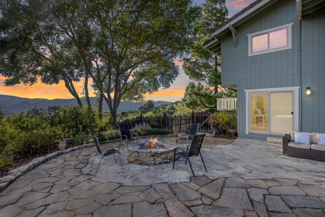 31475 Via Las Rosas, Carmel Valley CA: https://media.crmls.org/mediaz/837a42a0-6ae5-4178-8d4f-fe6615e2bf9e.jpg