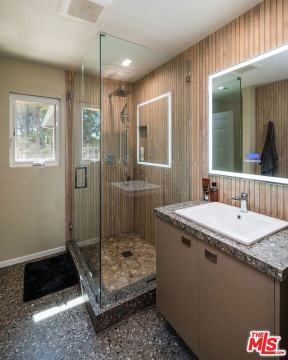 10555 Art Street, Sunland CA: https://media.crmls.org/mediaz/837a7029-e2ff-493a-ad2d-466222167219.jpg