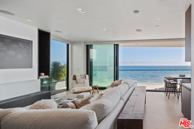 18954 Pacific Coast Highway, Malibu CA: https://media.crmls.org/mediaz/837b112a-5e6d-4476-b6bc-23db4fda2d90.jpg