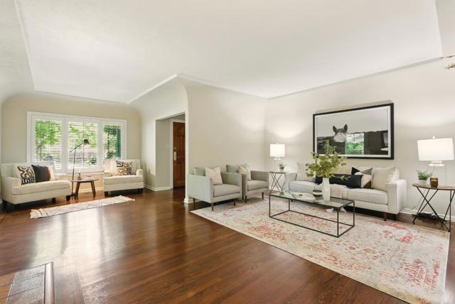 435 Edgewood Road, Redwood City CA: https://media.crmls.org/mediaz/837b2acd-ed2b-4f03-b2b4-cd056235cbee.jpg
