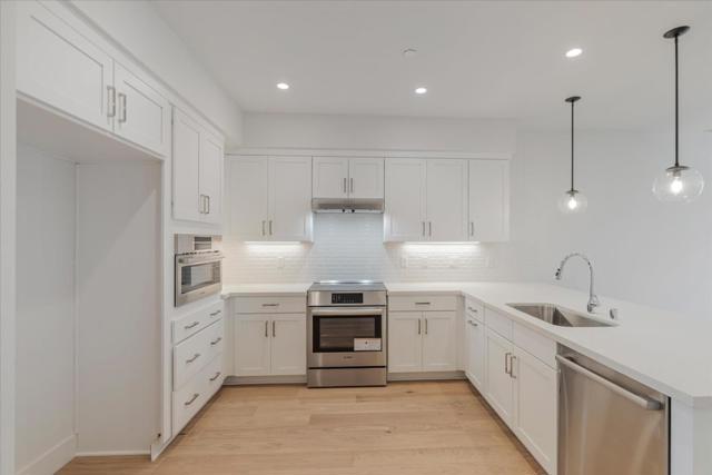 2112 Ivory Terrace, San Ramon CA: https://media.crmls.org/mediaz/837b4b7c-0a9e-4093-b295-9f619c0f19b9.jpg