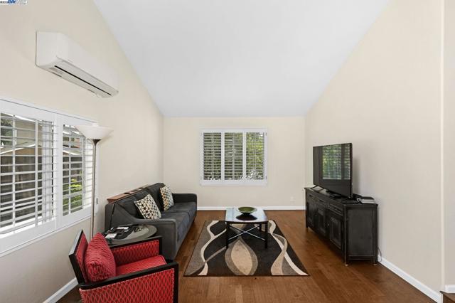 Image 7 of 51 For 1021 Knightwood Ct