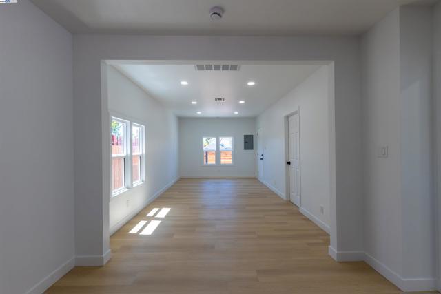 1276 64Th Ave, Oakland CA: https://media.crmls.org/mediaz/837d6574-4df3-475d-b3aa-e25f7fd21f3e.jpg