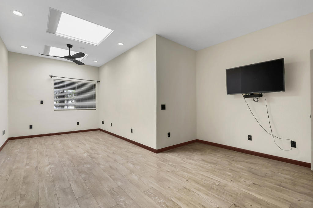 MLS #219138238DA image #18