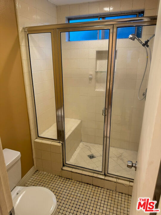 15050 Victory Boulevard, 103 photo 4