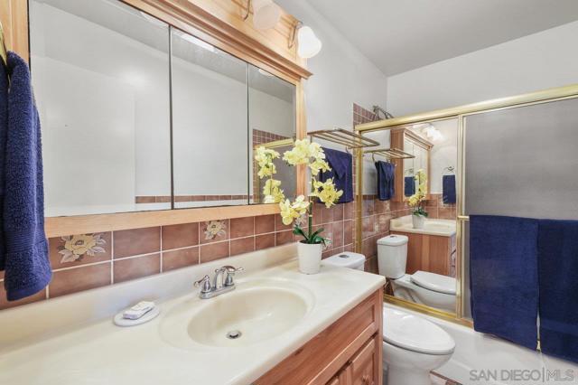 1173 Oasis Ave, Chula Vista CA: https://media.crmls.org/mediaz/837f034f-7e6b-42c0-ba2b-874718c7fd80.jpg