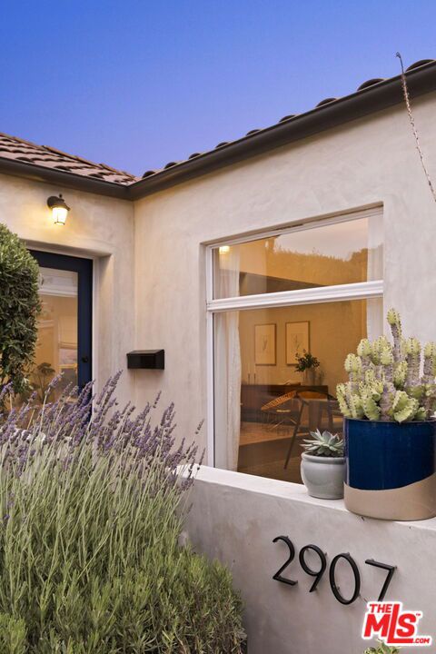 2907 Potomac Avenue, Los Angeles CA: https://media.crmls.org/mediaz/837fb244-ce75-4955-801c-6f82750d1734.jpg