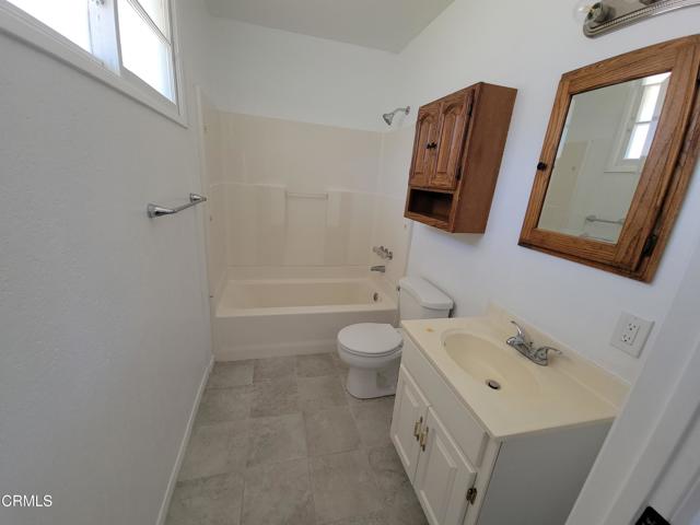 224 W Santa Paula Street, Santa Paula CA: https://media.crmls.org/mediaz/837fb4b1-b08f-4579-9b7b-7d41e98c62d9.jpg