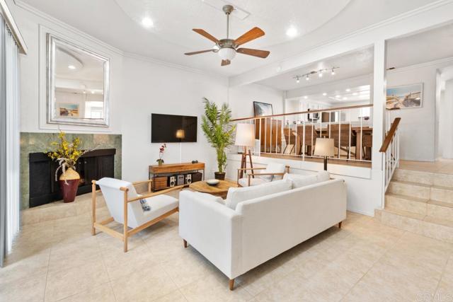 Detail Gallery Image 3 of 60 For 757 Ocean Surf Dr, Solana Beach,  CA 92075 - 3 Beds | 2/1 Baths