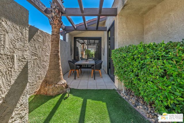 1346 E Andreas Road, Palm Springs CA: https://media.crmls.org/mediaz/837fe8ae-6045-4064-8e61-40438533b522.jpg