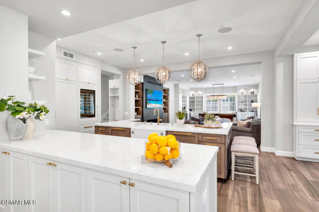 5715 Calais Court, Calabasas CA: https://media.crmls.org/mediaz/838037e3-d6c7-4e46-b210-9a29b57ca8f9.jpg