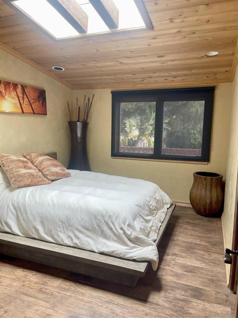 1173 Van Nuys, San Diego CA: https://media.crmls.org/mediaz/83805074-1b54-42c7-b32d-7562bc575230.jpg