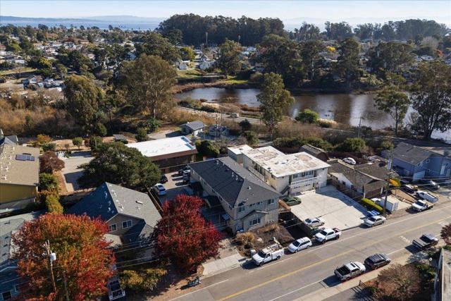 664 24th Avenue, Santa Cruz CA: https://media.crmls.org/mediaz/83809794-0c39-406f-8bb6-ece48d208418.jpg