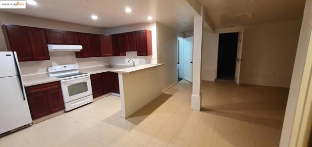 369 21st AVE, San Francisco CA: https://media.crmls.org/mediaz/83819f5c-bf2d-4f92-a759-0d5e19b6b6b3.jpg