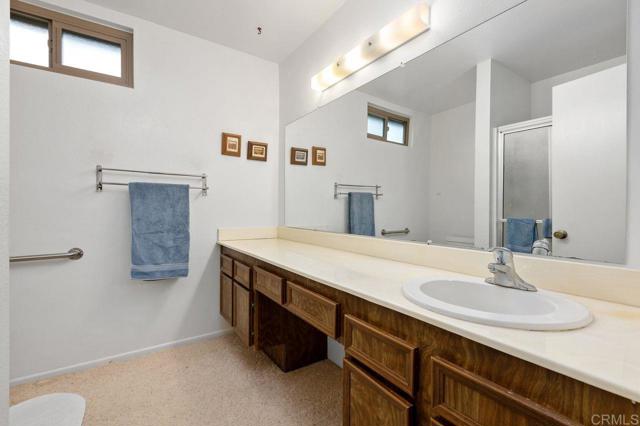 Detail Gallery Image 24 of 39 For 727 Nob Cir, Vista,  CA 92084 - 2 Beds | 2 Baths