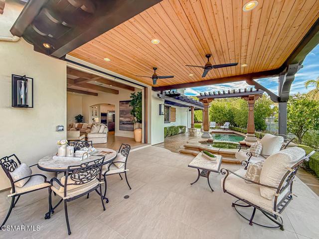 25877 Shady Oak Lane, Valencia CA: https://media.crmls.org/mediaz/83826a63-9caa-4fb0-a2d4-127d00e2859c.jpg