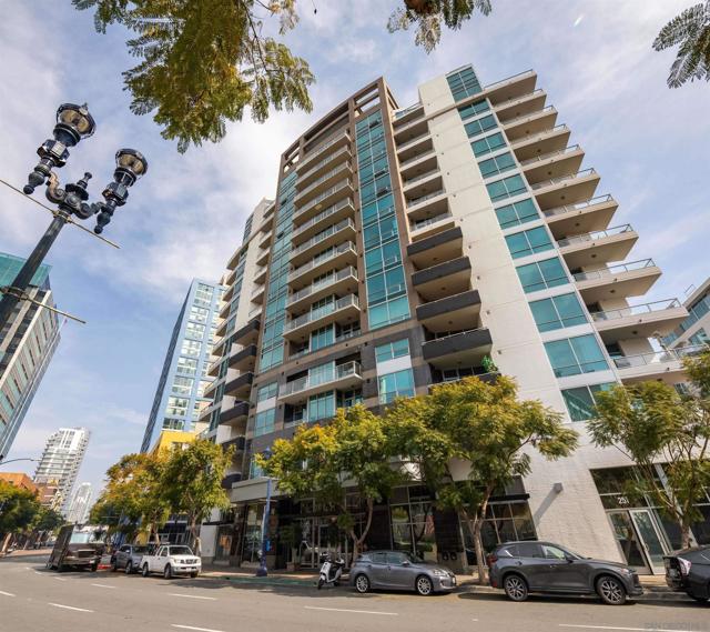253 10Th Ave, San Diego CA: https://media.crmls.org/mediaz/8382bcbf-7304-4cd7-8b21-87629491e821.jpg