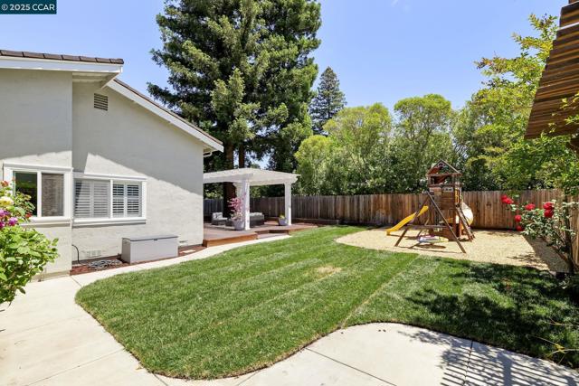 1140 Jamie Dr, Concord CA: https://media.crmls.org/mediaz/8382df48-7ccc-44ae-a67f-97da3d8a0eea.jpg