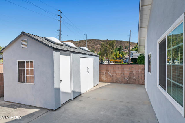 1791 Hewitt Place, Simi Valley CA: https://media.crmls.org/mediaz/83830f73-4d9e-44ac-8db3-c94660b06941.jpg