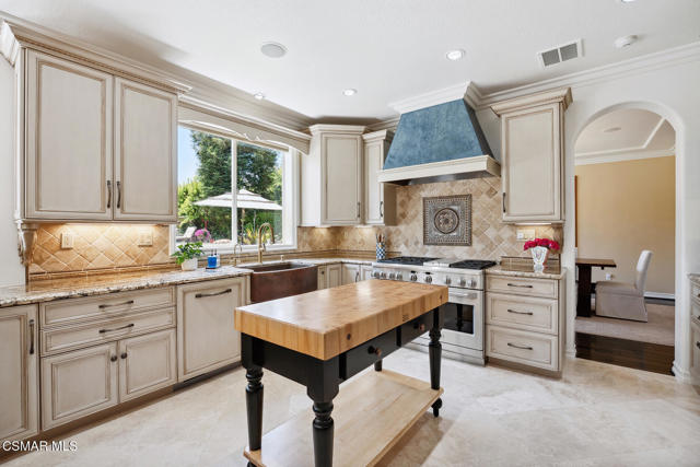 684 Noble Road, Simi Valley CA: https://media.crmls.org/mediaz/8383c923-cd1c-4060-9c12-ed906483dbd5.jpg