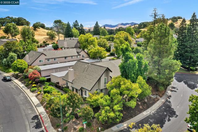 1430 Tampico Pl, Walnut Creek CA: https://media.crmls.org/mediaz/8383ccf8-7a9f-422b-b020-bcc316ef1e20.jpg