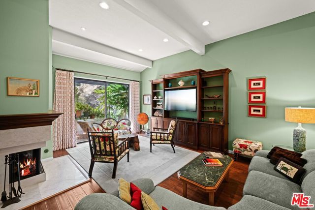 1490 Palisades Drive, Pacific Palisades CA: https://media.crmls.org/mediaz/8384087a-98b8-4b88-95fa-a8740f4e9f4d.jpg