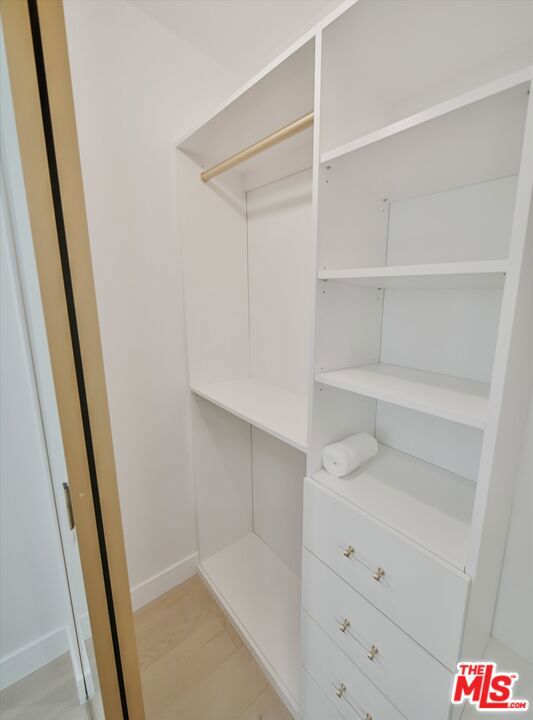2021 Idaho Avenue, Santa Monica CA: https://media.crmls.org/mediaz/838419ae-9e68-4c00-830a-5054547ceff7.jpg