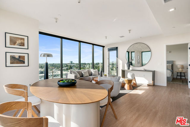 3688 Overland Avenue, Los Angeles CA: https://media.crmls.org/mediaz/838470de-9792-49b9-9195-35280d14099b.jpg