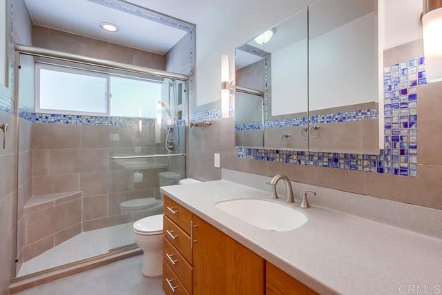 6032 Adobe Falls Rd, San Diego CA: https://media.crmls.org/mediaz/83847582-b8eb-4997-b611-65a2cf6df551.jpg