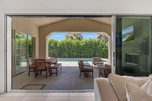 81805 Four Seasons Place, La Quinta CA: https://media.crmls.org/mediaz/838558bf-ff81-4929-a033-a203ddcc47c2.jpg