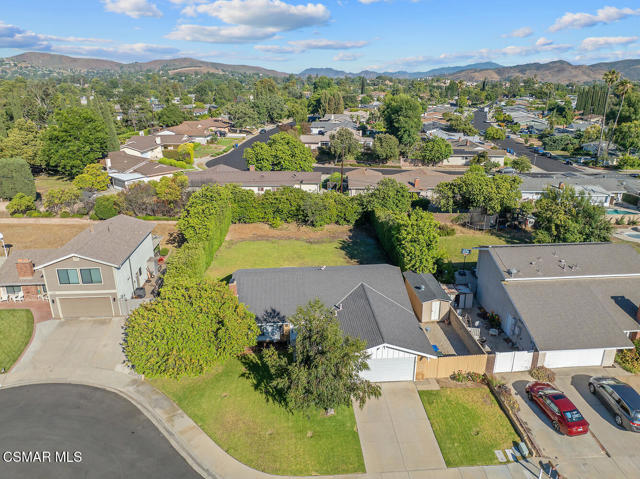 1368 Sheffield Place, Thousand Oaks CA: https://media.crmls.org/mediaz/838581c8-9dc2-4f98-aefb-dbd2e8a823a6.jpg