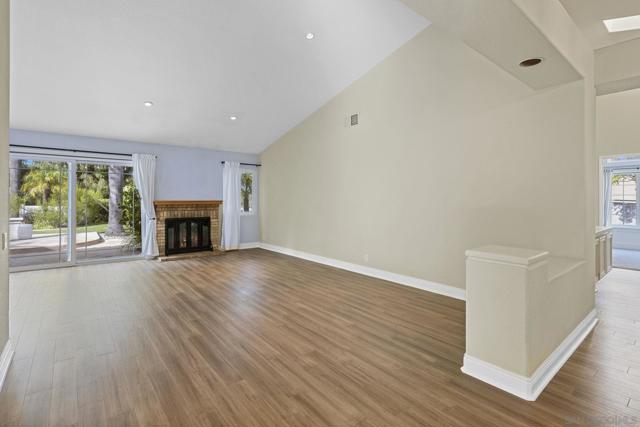 2241 Willowbrook St, Escondido CA: https://media.crmls.org/mediaz/8385d3a6-2ecb-40cc-b8e0-2b2e1e2f5255.jpg